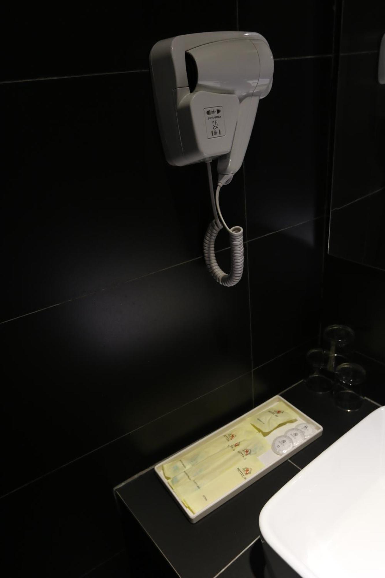 Superior Family (Window),690103362:JPEG